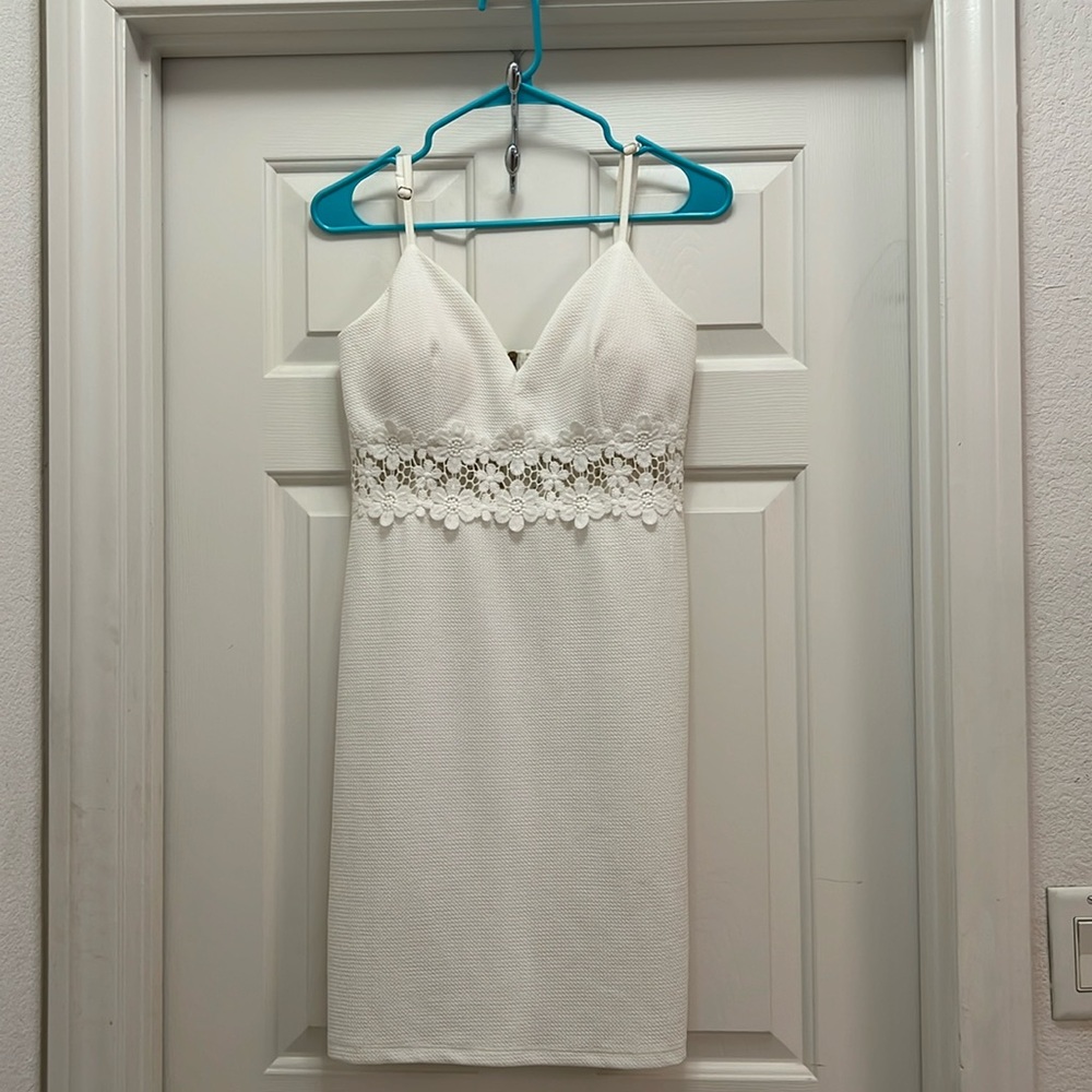 Elegant White Lace Dress